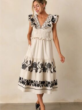 Strut & Bolt WHISPERING PINES BEIGE FLUTTER SLEEVE MIDI DRESS